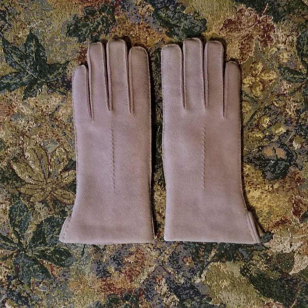 Soft suede gloves, shearling  wool lining, fits S - M size 7, NWOT, Sears